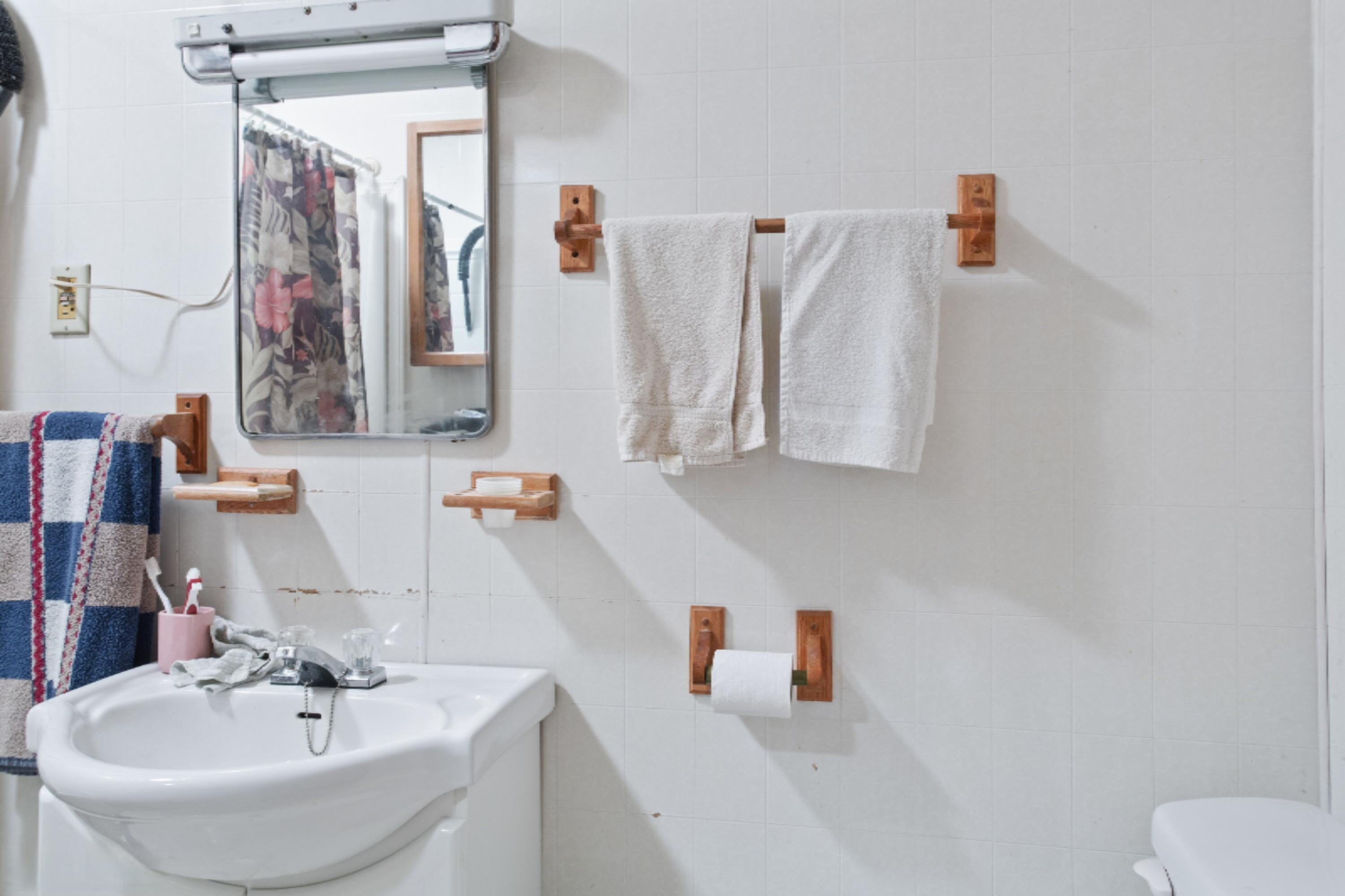 853 Warren Woods Road Galien, MI 49113 - Photo 10 of 16 10_853WarrenWoods_8_Bathroom_HiRes