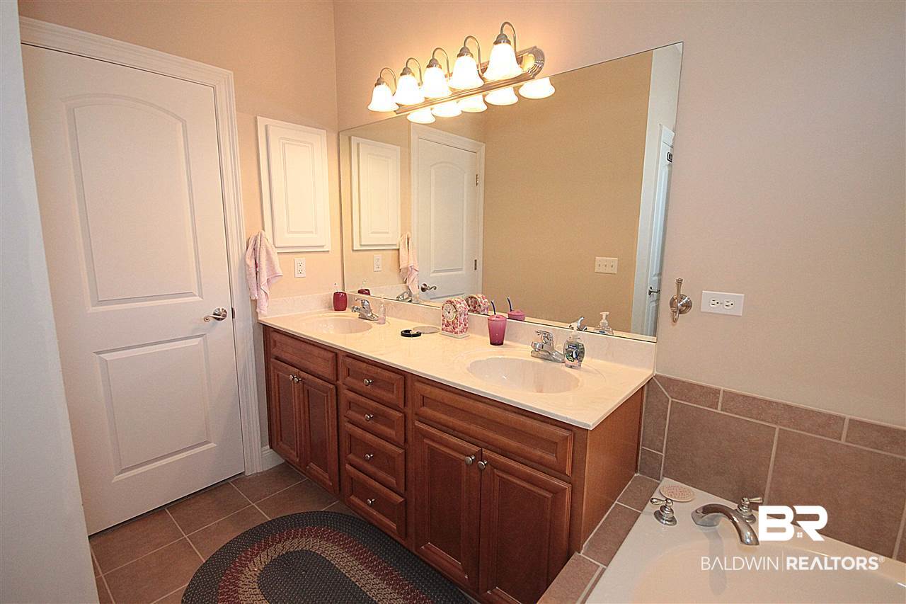 16945 Prado Loop Loxley, AL 36551 - Photo 27 of 31 Master Bath