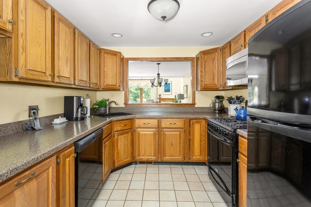 9 Spruce Pond Road, Unit 9 Franklin, MA 02038 - Photo 14 of 42 Gallery Image 14