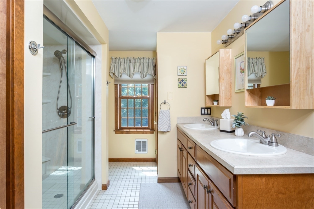 9 Spruce Pond Road, Unit 9 Franklin, MA 02038 - Photo 30 of 42 Gallery Image 30