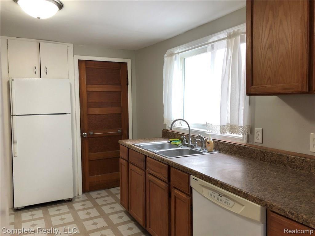 1065 South Oak Road Davison, MI 48423 - Photo 8 of 25 2018-01-21 12.30