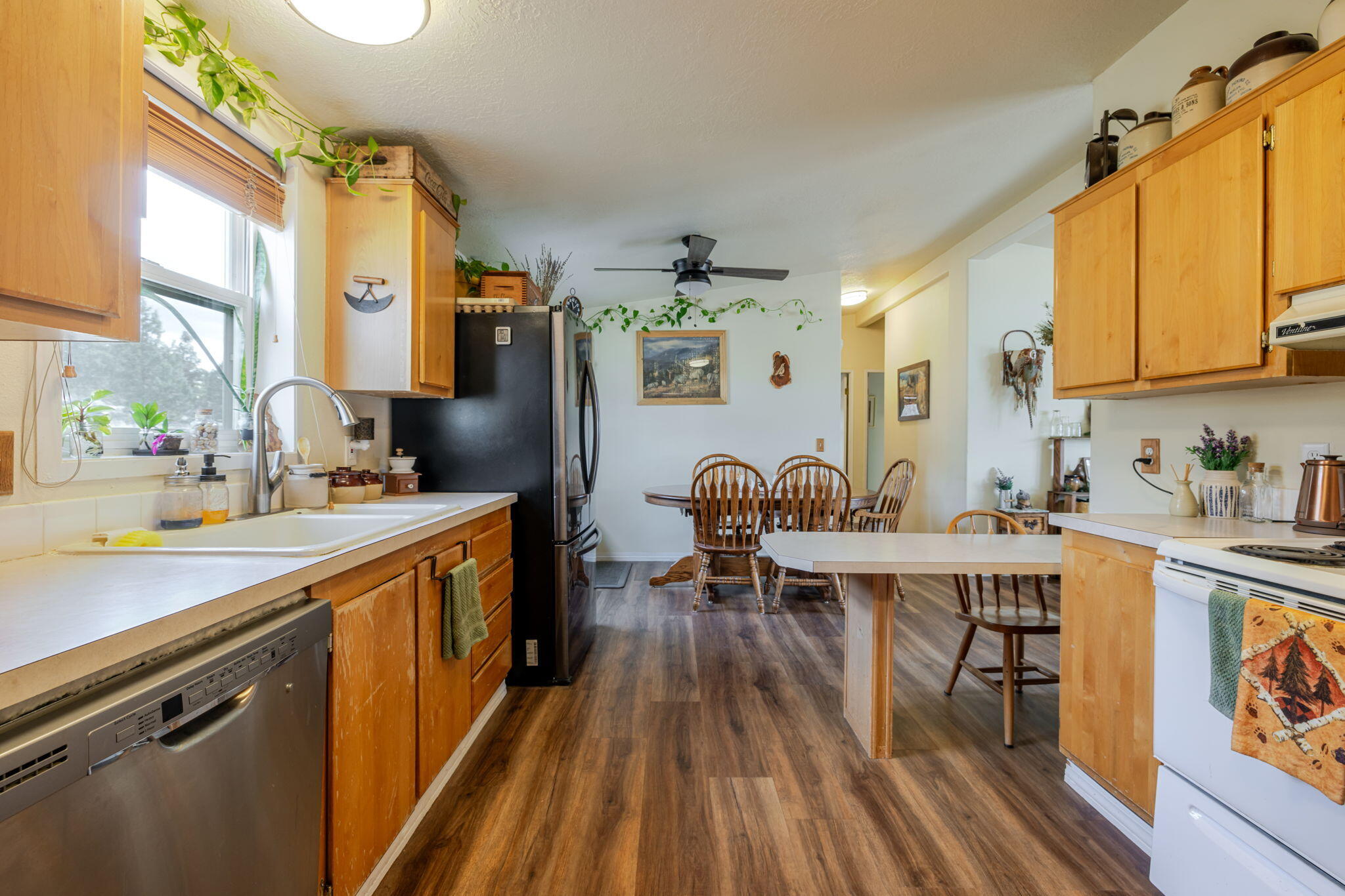 21070 Robin Avenue Bend, OR 97703 - Photo 17 of 62 10-web-or-mls-21070 Robin Avenue Interio