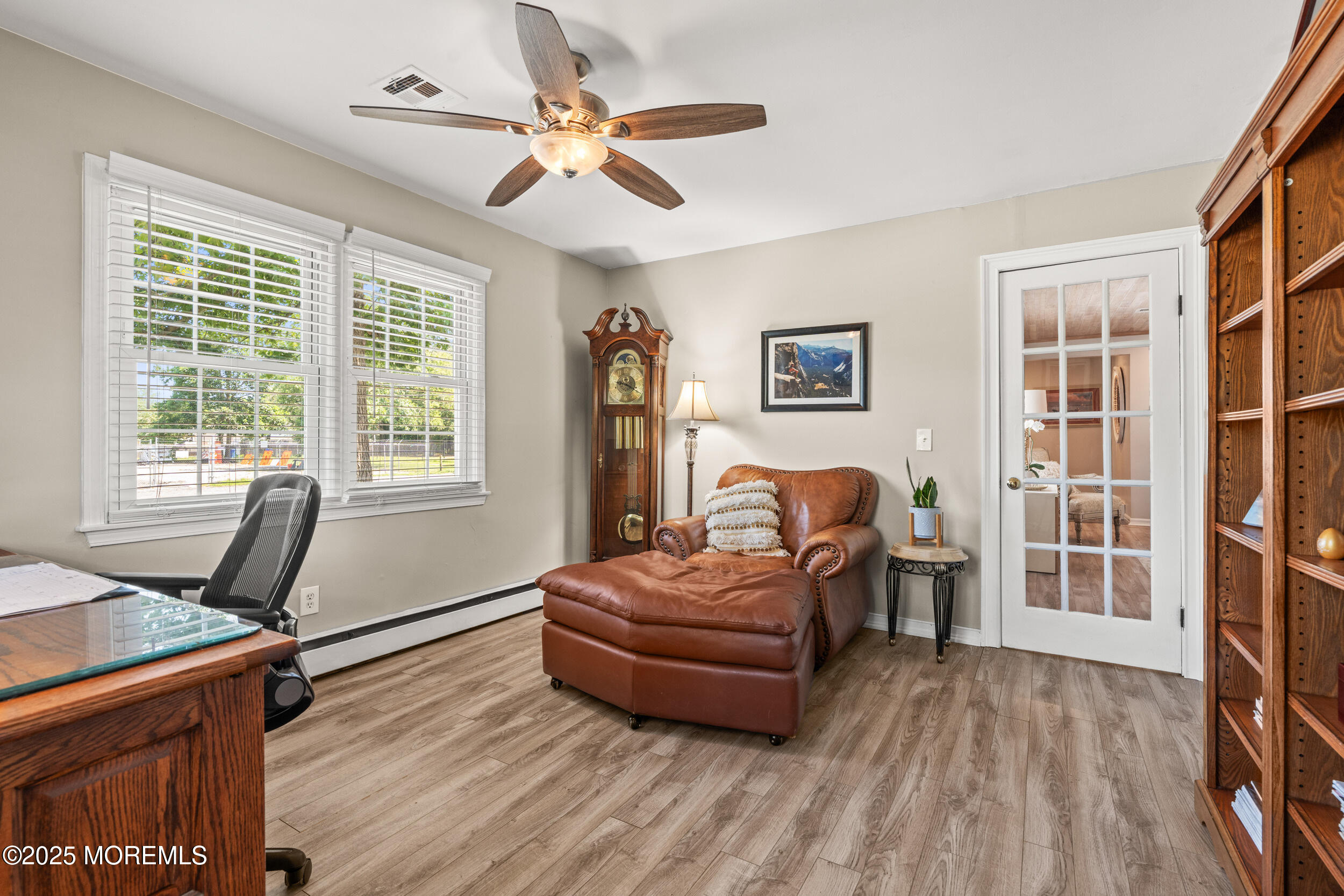 611 Drum Point Road Brick, NJ 08723 - Photo 21 of 35 a living room with furniture and a window