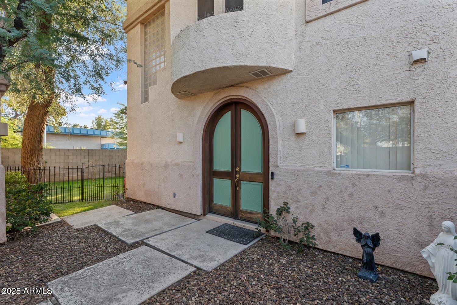 6002 North 5th Place Phoenix, AZ 85014 - Photo 2 of 26 front door