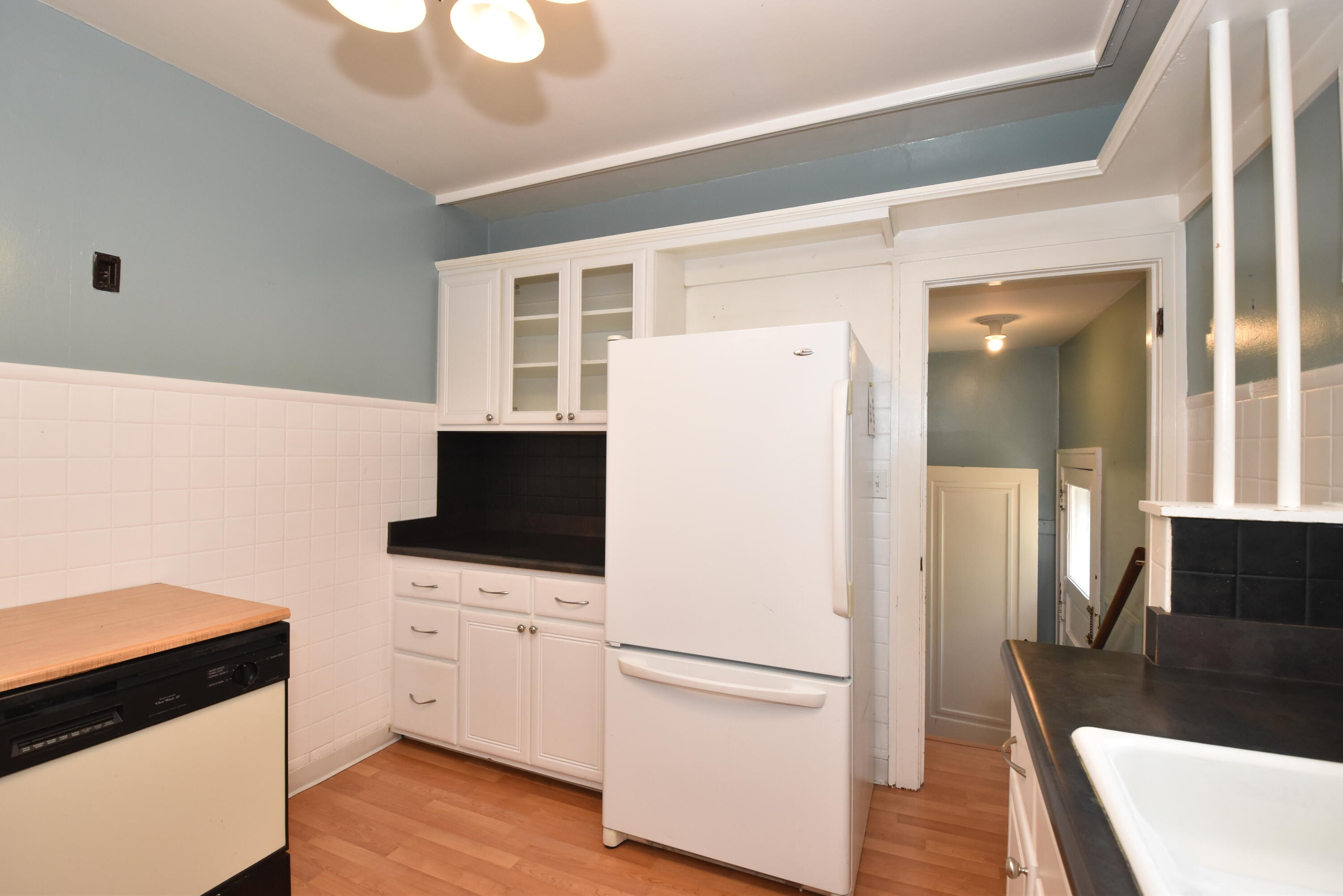 1025 Arthur Avenue Racine, WI 53405 - Photo 13 of 49 Kitchen