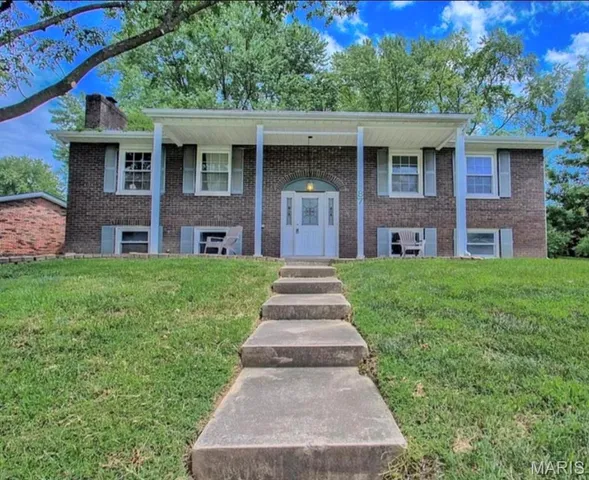 $249,900 | 87 Glendale Drive, Glen Carbon, IL 62034