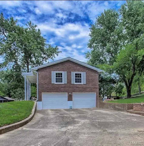 $249,900 | 87 Glendale Drive, Glen Carbon, IL 62034