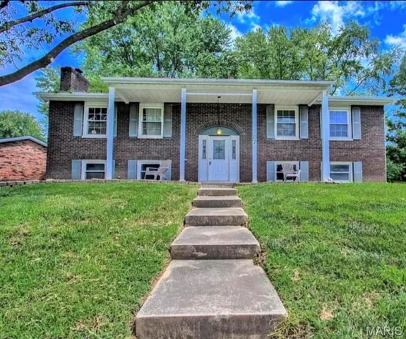 $249,900 | 87 Glendale Drive, Glen Carbon, IL 62034