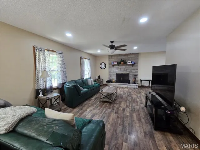 $249,900 | 87 Glendale Drive, Glen Carbon, IL 62034