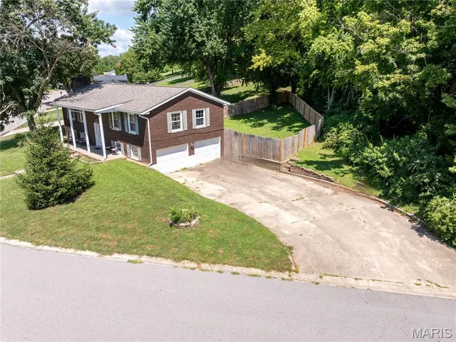 $249,900 | 87 Glendale Drive, Glen Carbon, IL 62034