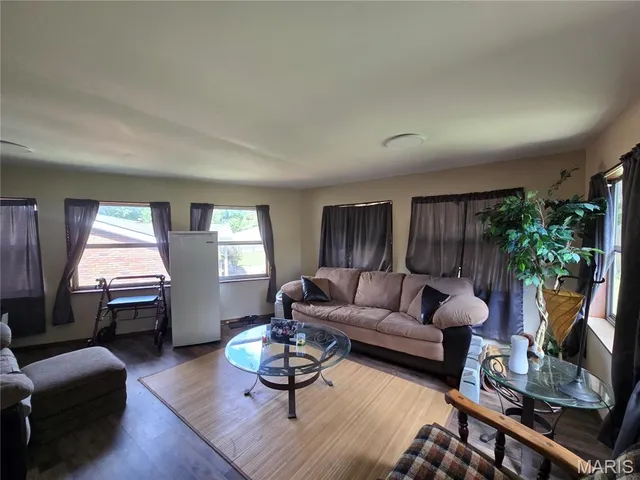 $249,900 | 87 Glendale Drive, Glen Carbon, IL 62034