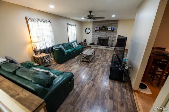 $249,900 | 87 Glendale Drive, Glen Carbon, IL 62034