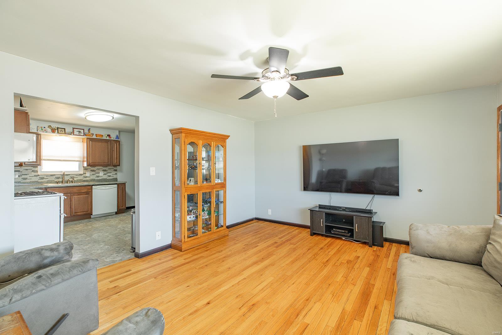 8805 Godfrey Road Godfrey, IL 62035 - Photo 17 of 39