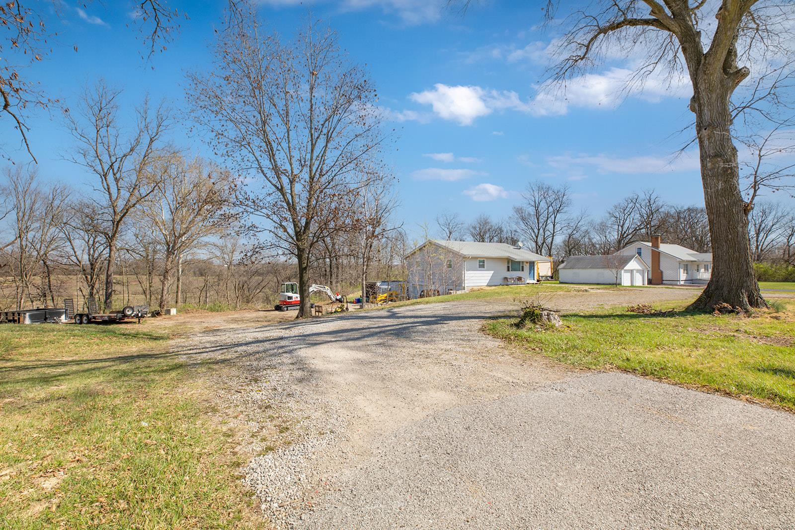 8805 Godfrey Road Godfrey, IL 62035 - Photo 3 of 39