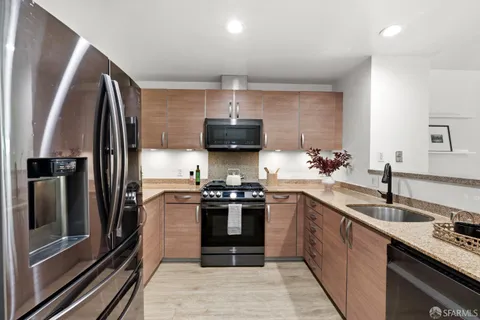 $899,000 | 1 Mandalay Place, Unit 910, South San Francisco, CA 94080