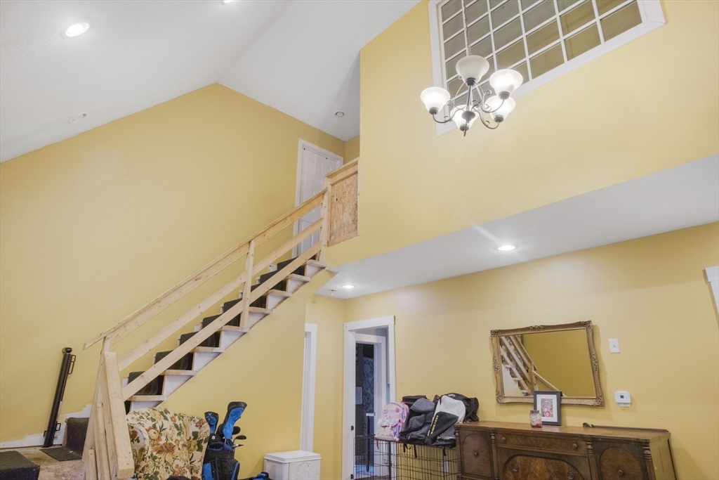 475 Somers Road East Longmeadow, MA 01028 - Photo 4 of 14