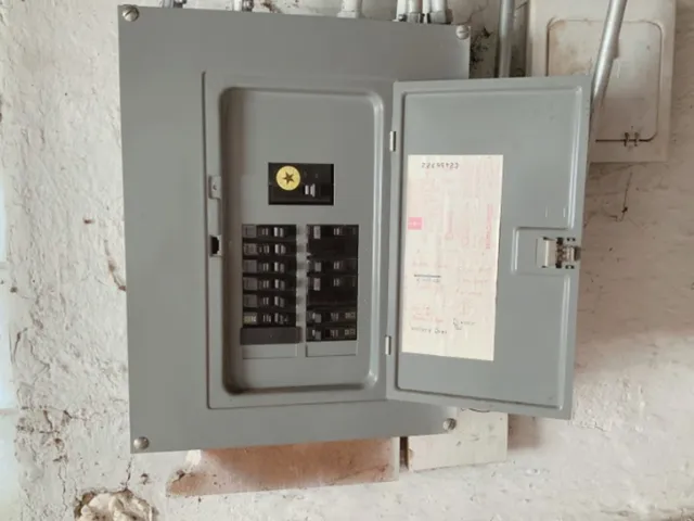 $169,900 | 457 South Des Plaines Street, Joliet, IL 60436