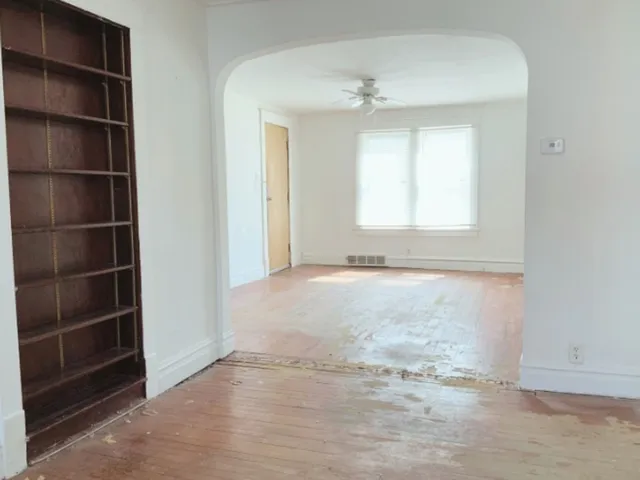 $169,900 | 457 South Des Plaines Street, Joliet, IL 60436