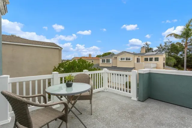 $1,926,864 | 457 Arden Drive, Encinitas, CA 92024