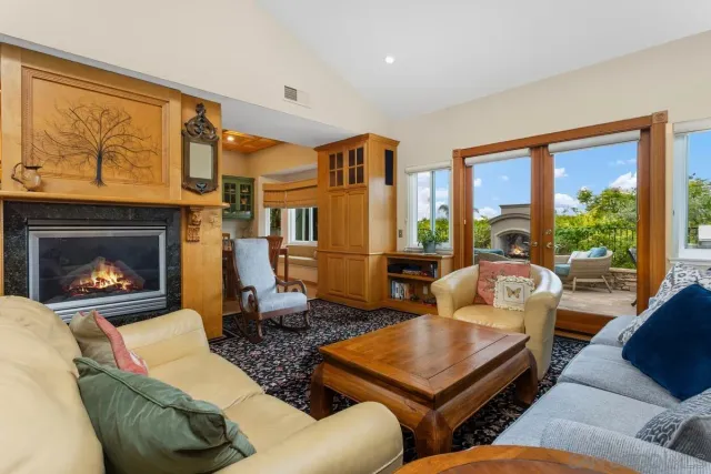 $1,926,864 | 457 Arden Drive, Encinitas, CA 92024