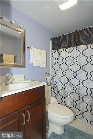 9319 Orbitan Road Baltimore, MD 21234 - Photo 14 of 24 Bath