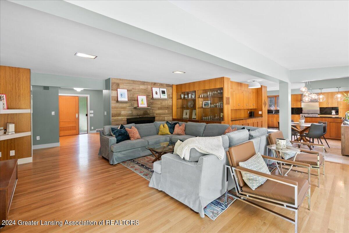 1607 Hitching Post Road East Lansing, MI 48823 - Photo 18 of 61 30-Media Jett - 19