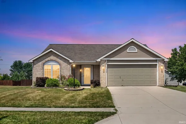 $260,000 | 11925 Dark Hollow Court, Fort Wayne, IN 46818