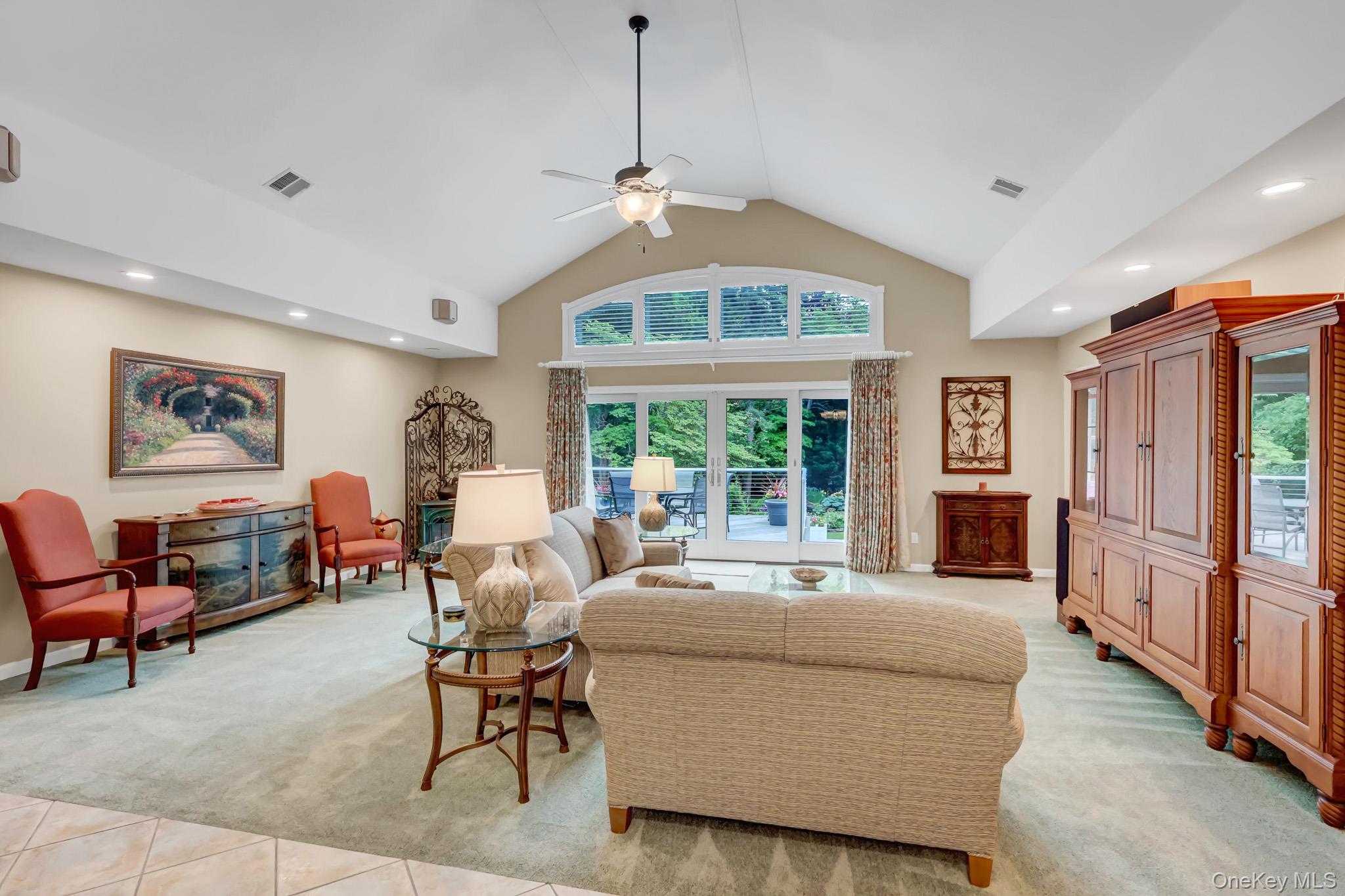 71 Dyke Road Setauket, NY 11733 - Photo 8 of 47