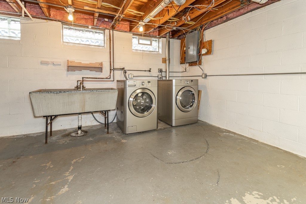 1702 Roselawn Road Cleveland, OH 44124 - Photo 19 of 23 Gallery Image 19