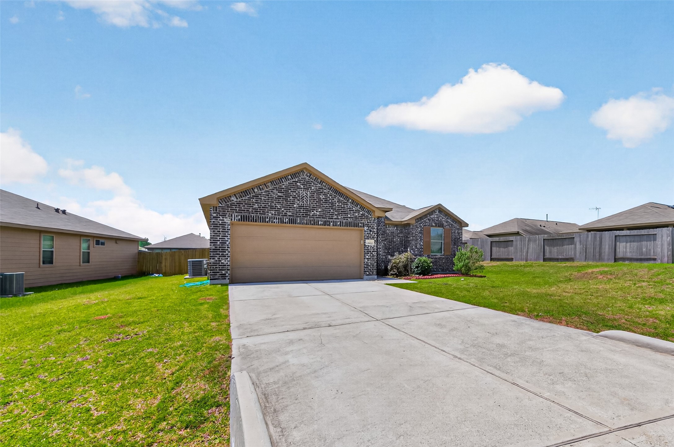 13922 Katlin Road Conroe, TX 77306 - Photo 3 of 42