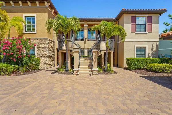 $465,000 | 5420 Cicerone Street, Unit 203, Sarasota, FL 34238