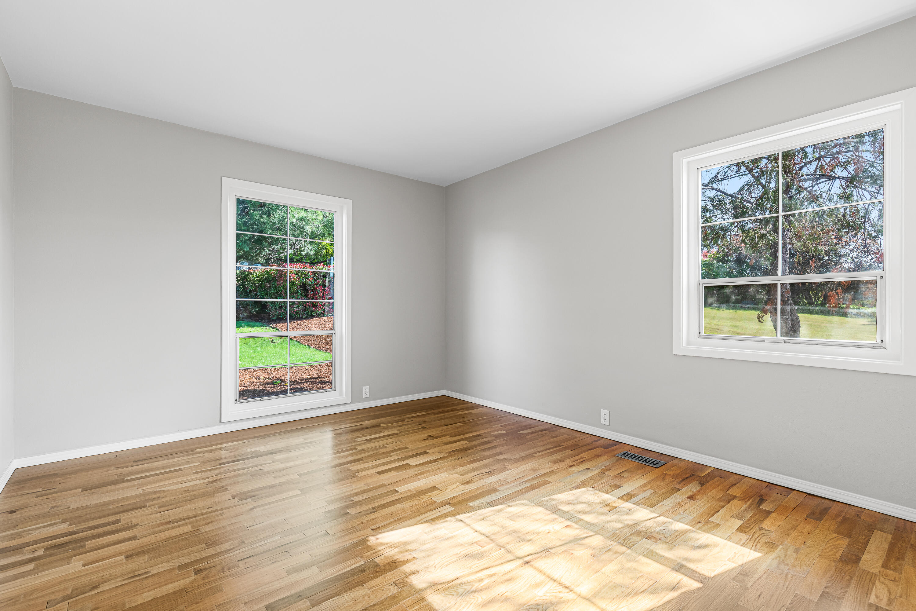 2038 Coker Butte Road Medford, OR 97504 - Photo 24 of 38 21