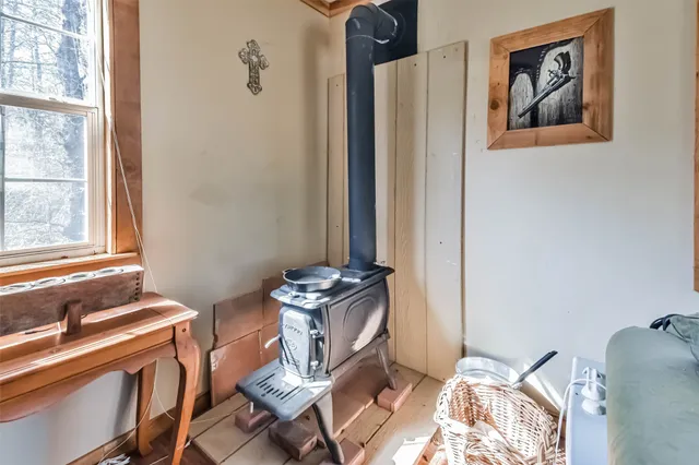 $400,000 | 35 Old Sign Road, Midway, TX 75852