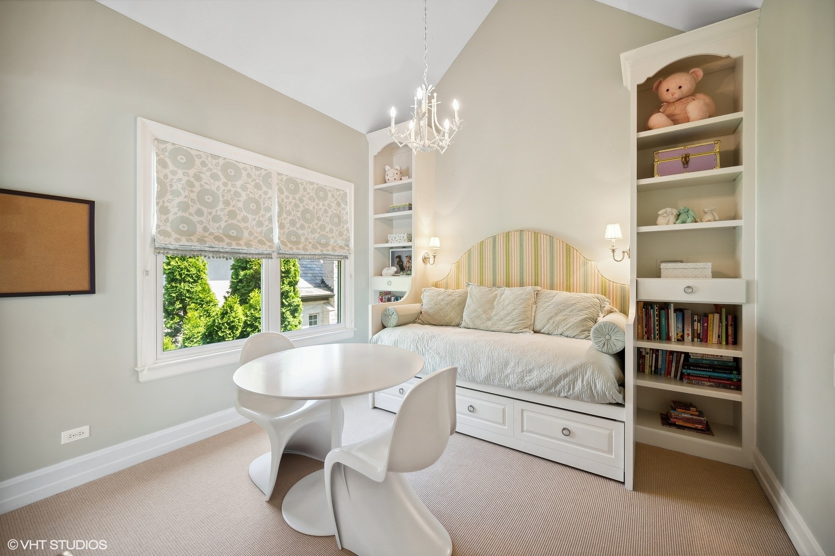 1024 Westmoor Road Winnetka, IL 60093 - Photo 22 of 38 a living room with furniture a lamp and a large window