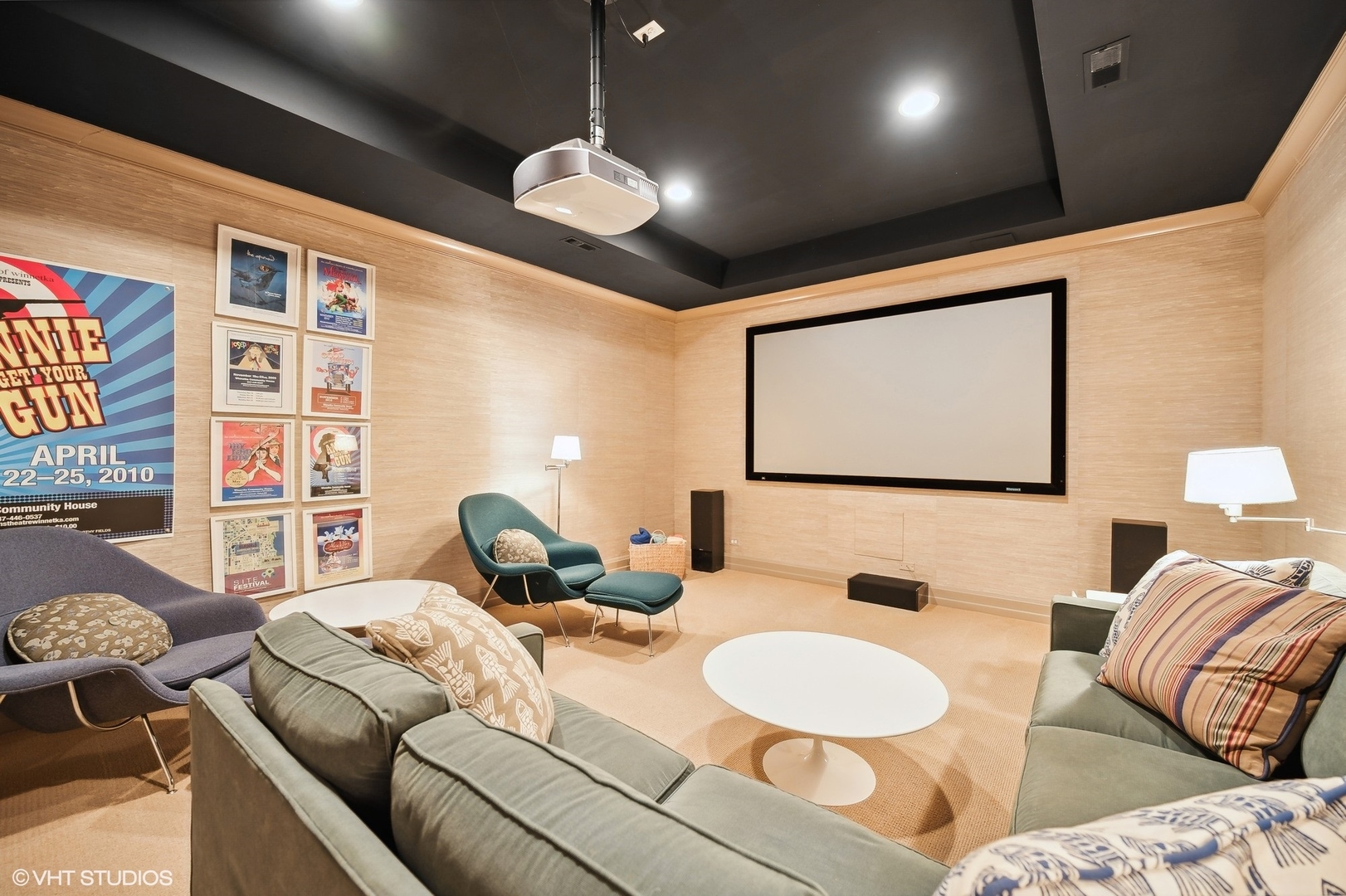 1024 Westmoor Road Winnetka, IL 60093 - Photo 32 of 38 a bedroom with two beds and a large mirror