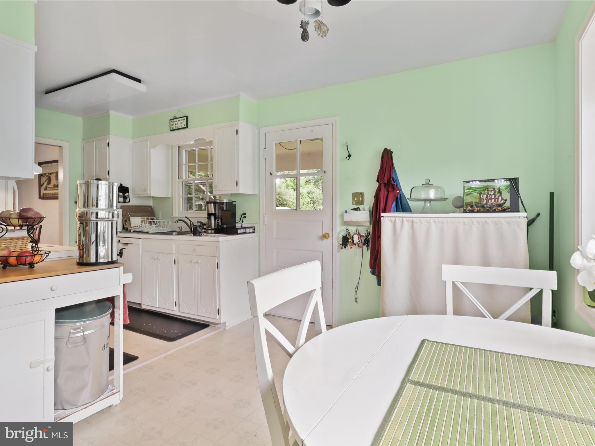 1928 Hull Road Vienna, VA 22182 - Photo 13 of 42 Gallery Image 13
