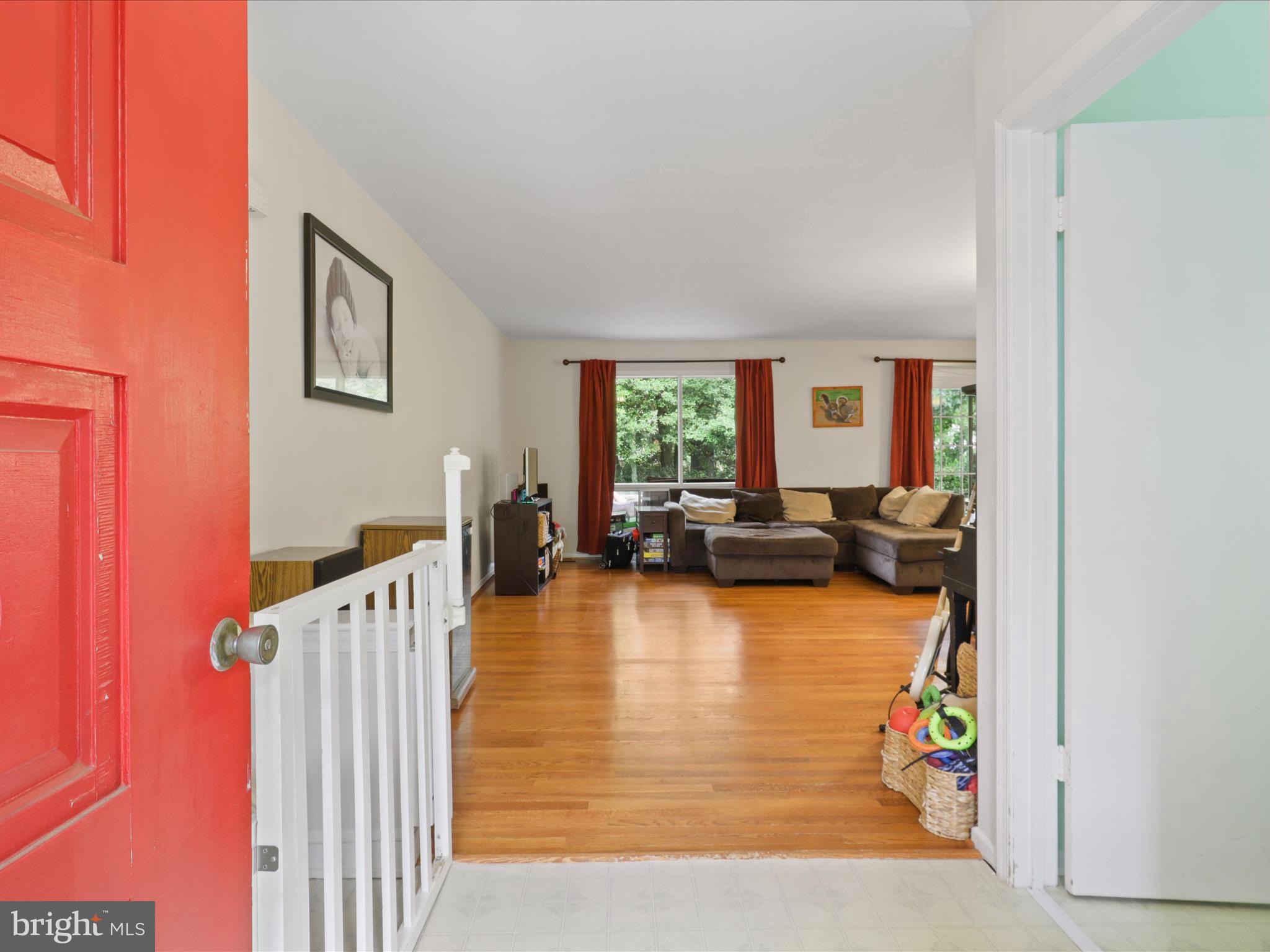1928 Hull Road Vienna, VA 22182 - Photo 4 of 42 Gallery Image 4