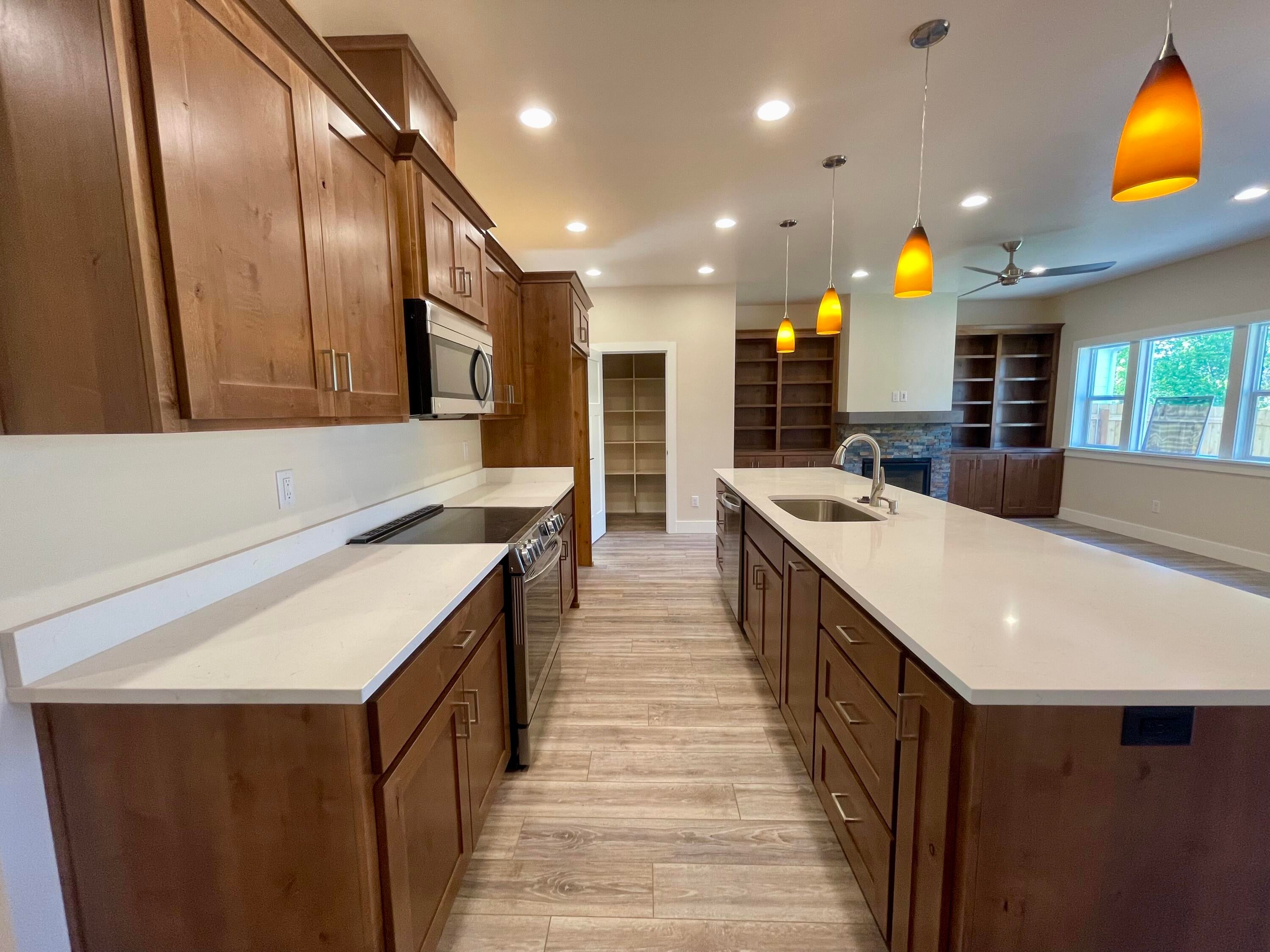 331 Randy Street Ashland, OR 97520 - Photo 5 of 15 Kitchen