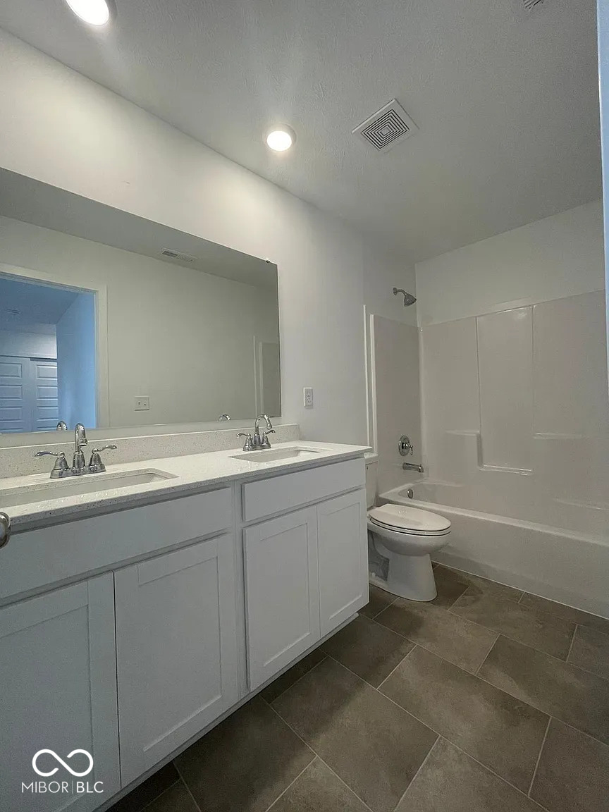 6865 Orchard Run Circle Whitestown, IN 46075 - Photo 32 of 36