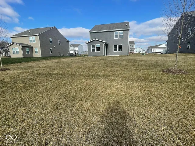 $2,460 | 6865 Orchard Run Circle, Whitestown, IN 46075