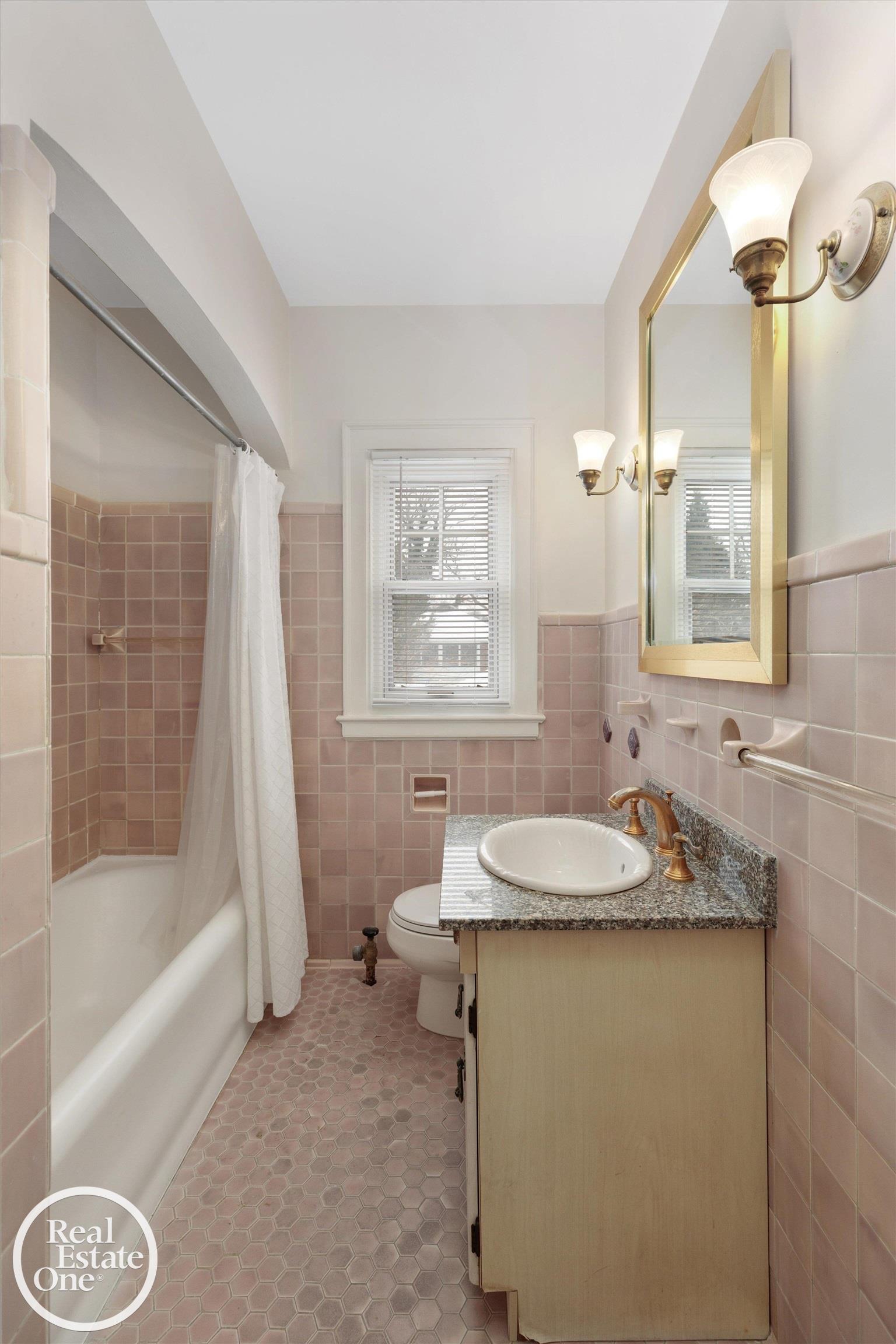 943 Harcourt Road Grosse Pointe, MI 48230 - Photo 16 of 45