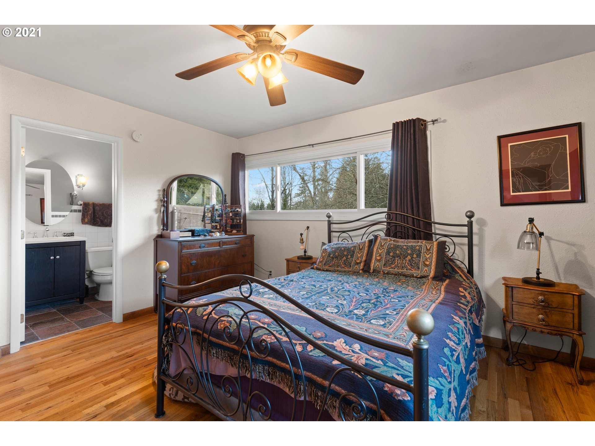 3651 Southwest Custer Street Portland, OR 97219 - Photo 16 of 32 Gallery Image 16