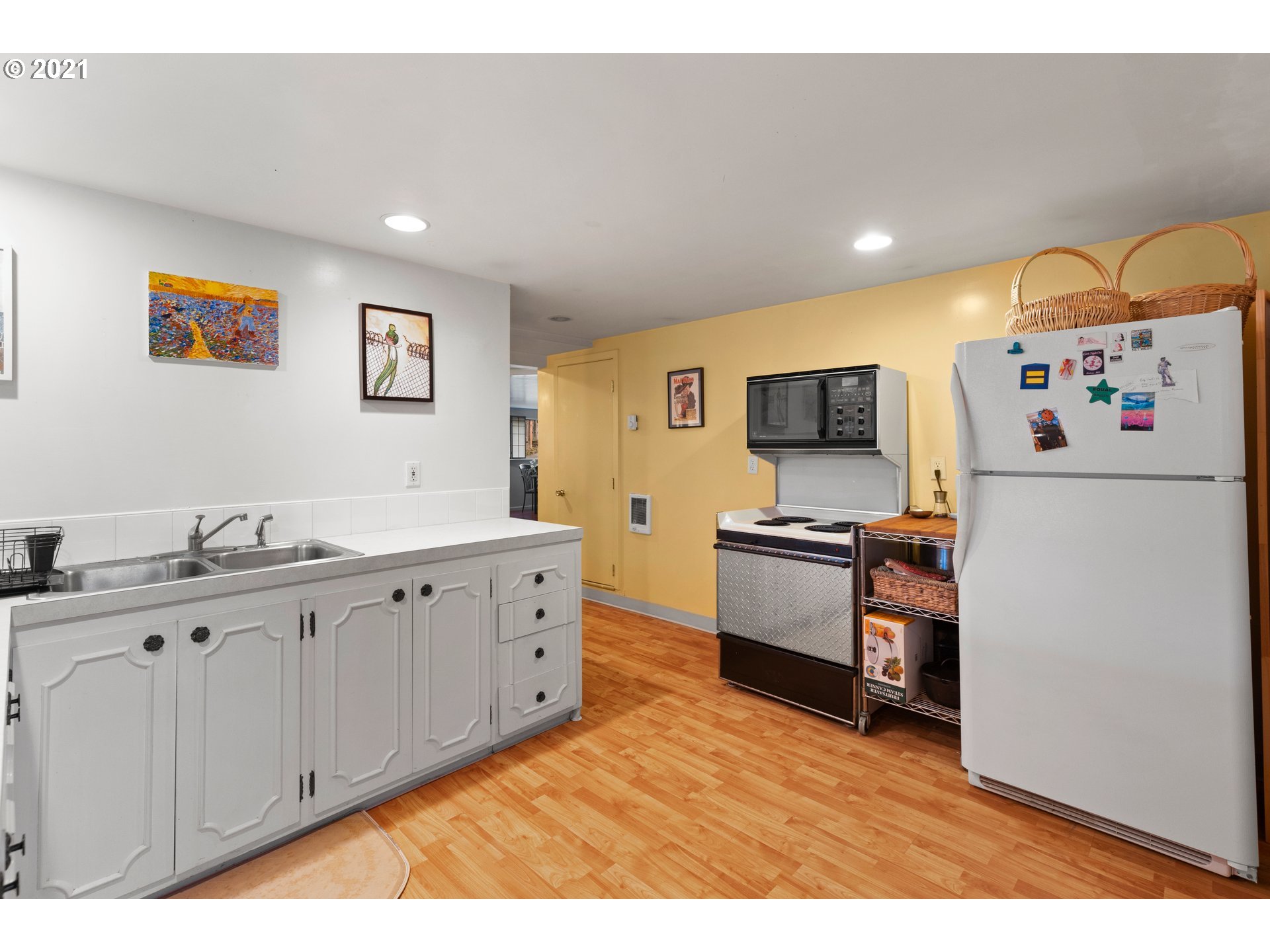 3651 Southwest Custer Street Portland, OR 97219 - Photo 26 of 32 Gallery Image 26