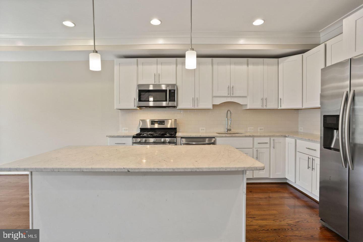 224 R Street Northeast, Unit 2 Washington, DC 20002 - Photo 9 of 34 Kitchen