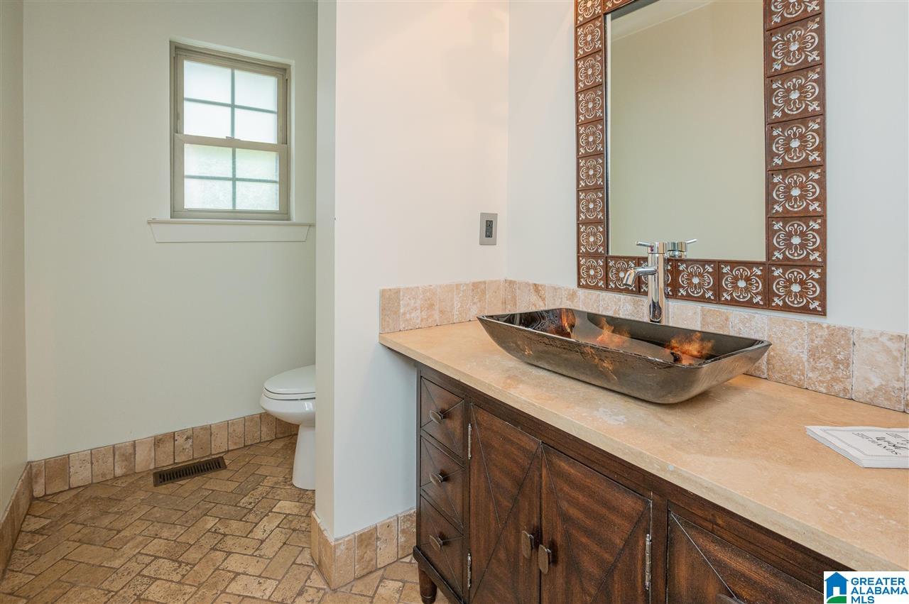 1012 Irving Road Birmingham, AL 35209 - Photo 23 of 50