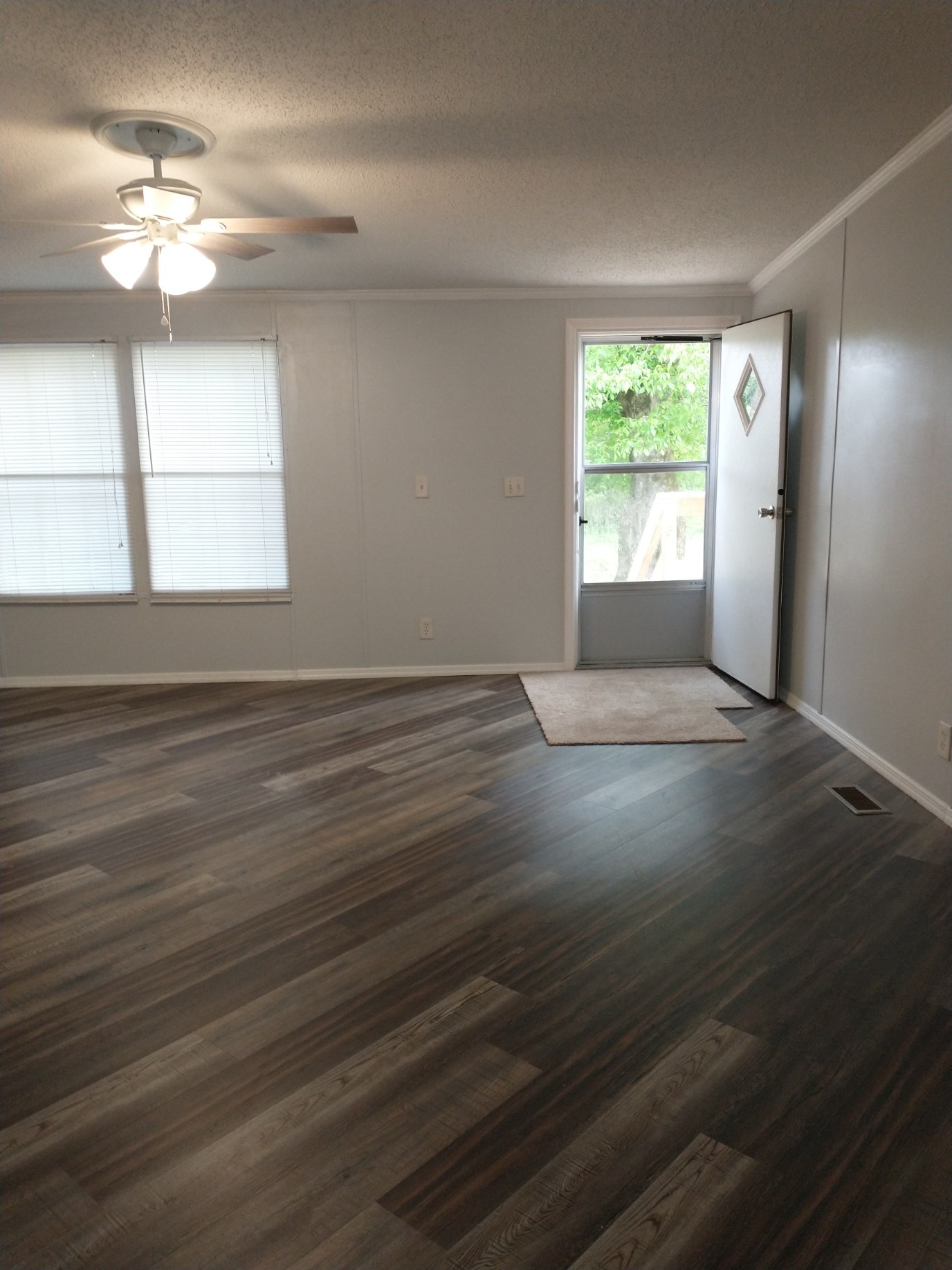 960 Blue Creek Road Tullahoma, TN 37388 - Photo 4 of 19 Gallery Image 4