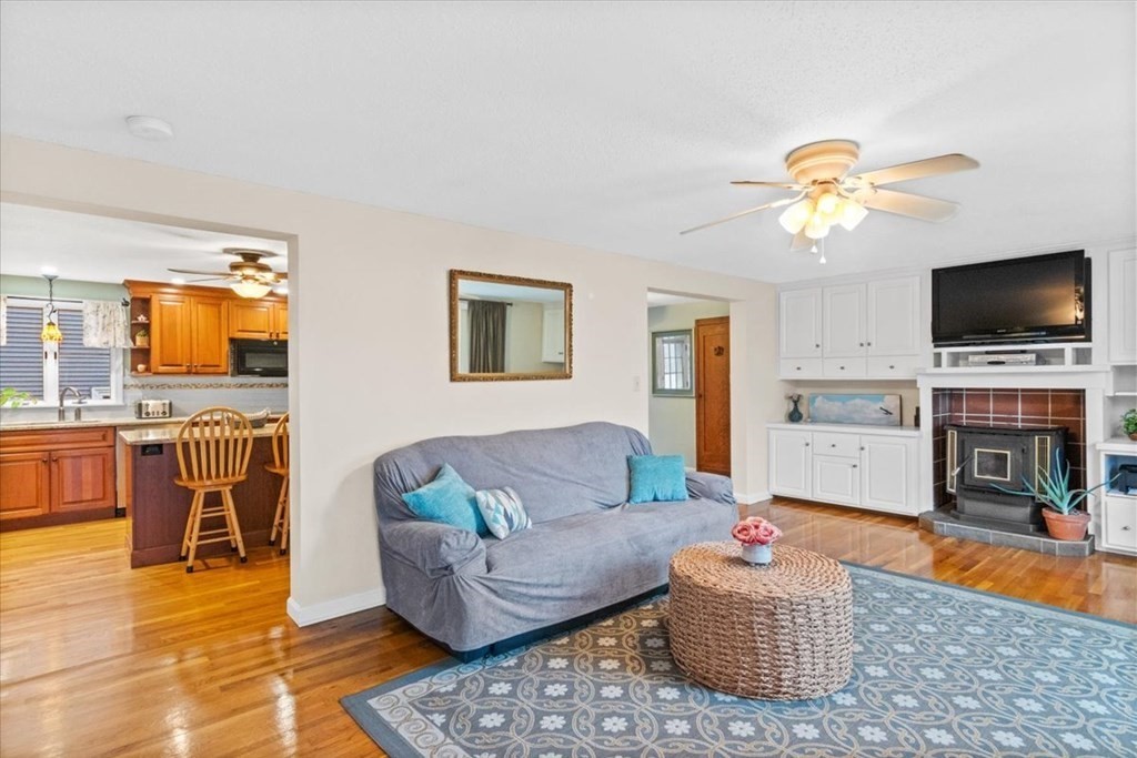 36 P Street Hull, MA 02045 - Photo 9 of 27