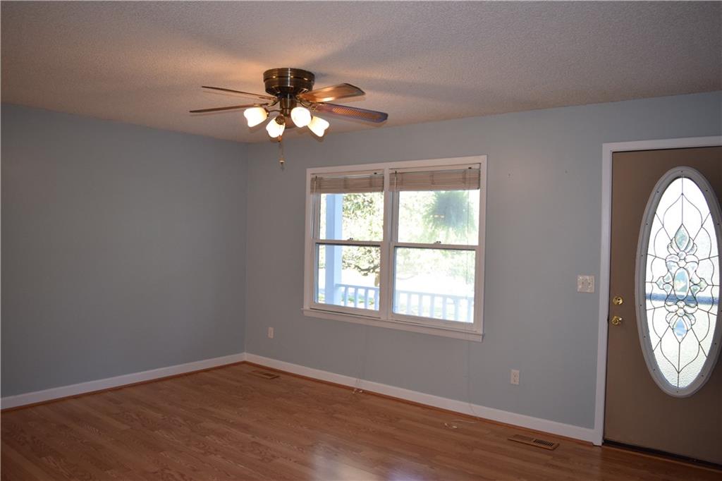 4669 Queens Road Hickory, NC 28602 - Photo 8 of 24 Gallery Image 8