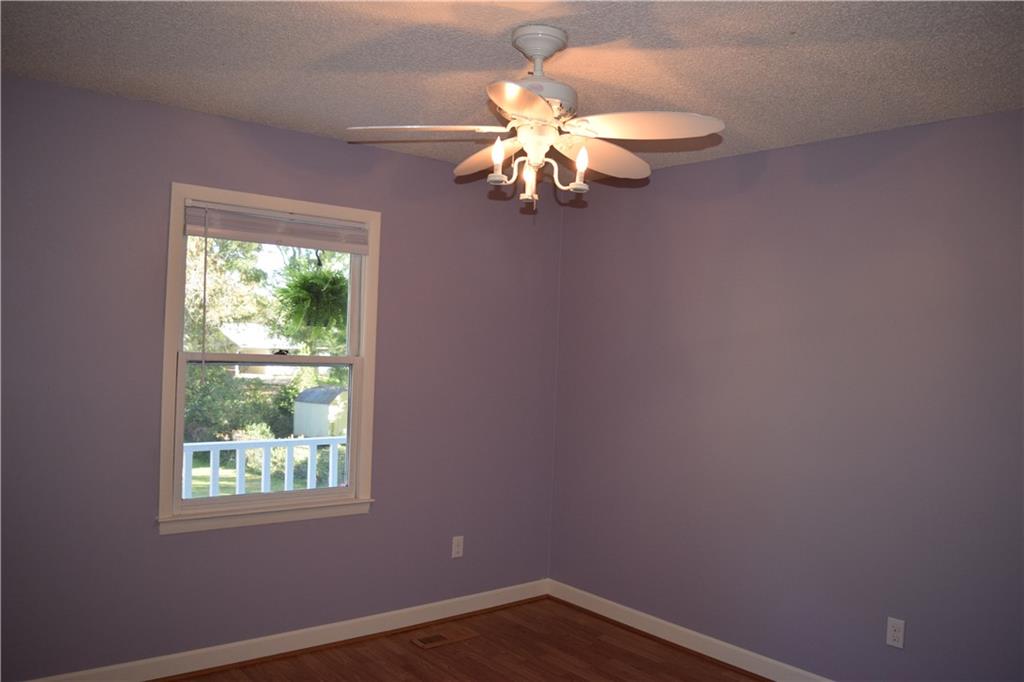 4669 Queens Road Hickory, NC 28602 - Photo 10 of 24 Gallery Image 10