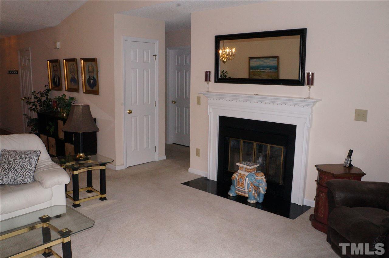 6811 Fairpoint Court Raleigh, NC 27613 - Photo 7 of 21